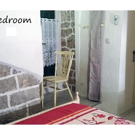 Alena With Terrace And Garden Center Apartman Jelsa