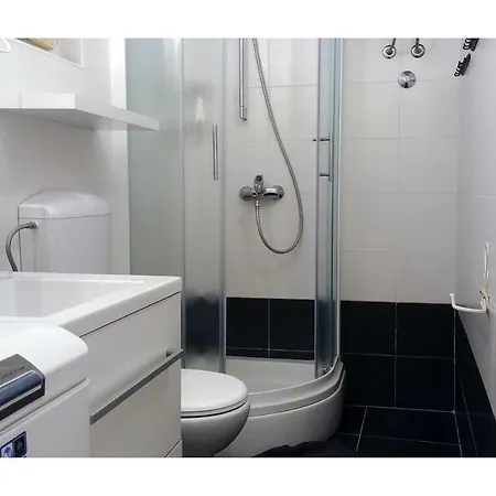 Apartman Alena With Terrace And Garden Center *